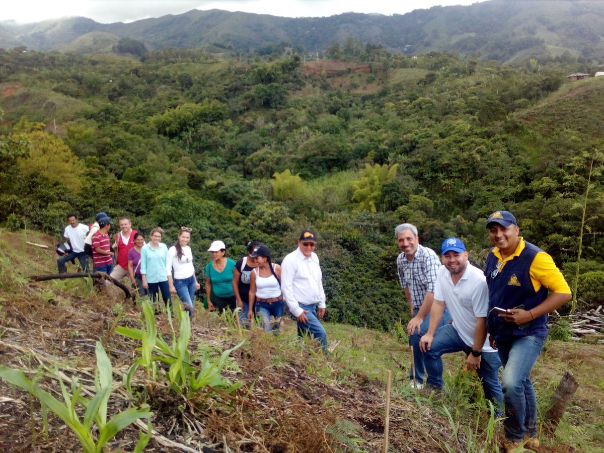 Coopermondo visita las fincas de Ortega